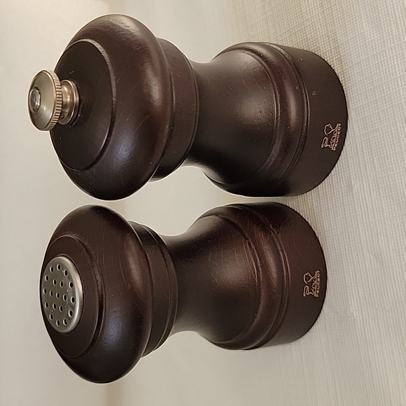 Peugeot Other - Peugeot Compact Pepper Mill and Salt Shaker Set  BinY